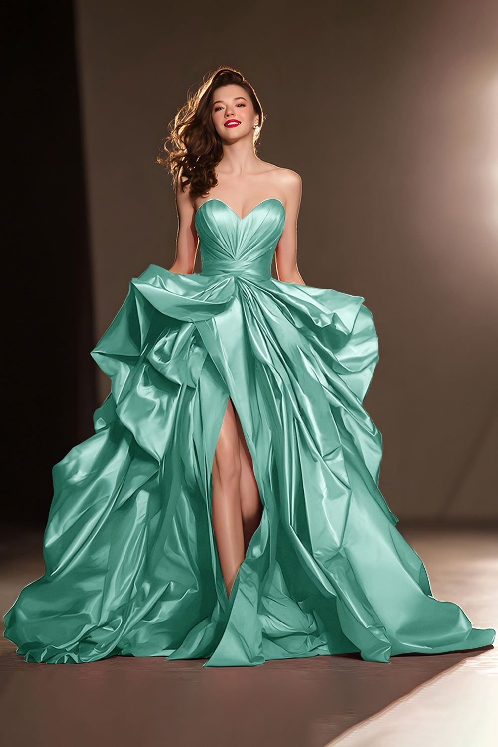 A Line Sweetheart donkerrode ruffle pageant jurk met split