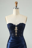 Sprankelende Navy Bodycon Strapless Hollow Out Homecoming Jurk met Kant