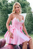 Leuke roze A Line Strapless kralen korset Ruffle Homecoming jurk met strikken