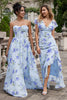 Afbeelding in Gallery-weergave laden, Blauwe bloemen A lijn Sweetheart Strapless Print geplooide lange bruiloft gast jurk