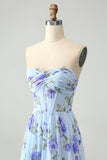 Blauwe bloemen A Line Sweetheart Strapless geplooide lange bruiloft gast jurk