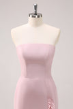 Roze strapless asymmetrische gegolfde bruidsmeisjesjurk