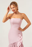 Roze schede strapless asymmetrische gegolfde bruidsmeisjesjurk