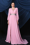 Roze chiffon galajurk met lange mouwen en split