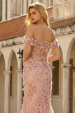 Off-the-shoulder meermin blush lange baljurk met split en 3D-bloemen