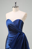 Donkerblauwe strapless geplooide lange galajurk met gedrapeerde strik accent