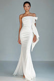 Witte strapless zeemeermin gegolfde formele jurk