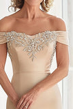 Champagne Off the Shoulder Sheath Moeder van de Bruid Jurk met Appliques