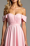 Roze Off the shoulder gerimpelde chiffon A Line bruidsmeisjesjurk