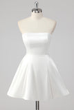 Eenvoudige A-lijn strapless kleine witte afstudeerjurk