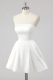 Eenvoudige A-lijn strapless kleine witte afstudeerjurk