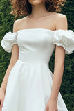 Elegante A-lijn Off The Shoulder Puff Sleeves Knie Lengte Little White Afstuderen Jurk