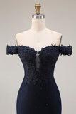 Glinsterende marineblauwe off-the-shoulder zeemeermin-appliqueerde lange galajurk met kralen