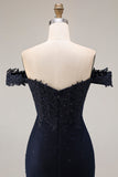 Glinsterende marineblauwe off-the-shoulder zeemeermin-appliqueerde lange galajurk met kralen