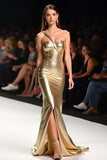 Metallic zeemeermin gouden One Shoulder lange galajurk met split