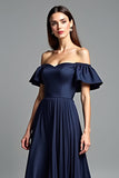 Off the shoulder marineblauwe ruches A Line formele jurk