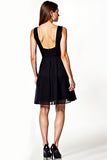 V-hals A-lijn knielange little black dress met open rug