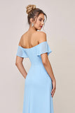 Hemelsblauwe schede Ruffle Off the Shoulder lange bruidsmeisjesjurk met split