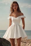 Off the shoulder ruches witte afstudeerjurk