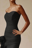 Zwarte strapless organza saitn ruches gegolfde zeemeermin formele jurk