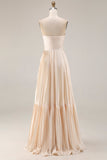 Champagne A Line Strapless Geplooide Lange Bruiloft Gast Jurk