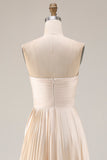 Champagne A Line Strapless Geplooide Lange Bruiloft Gast Jurk