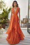 Oranje gegolfde A Line chiffon bruiloft gast jurk