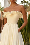Strapless Gegolfde A Line Narcis Bruiloft Gast Jurk