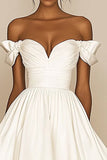 Wit A Line Off The Shoulder Satijnen Gegolfde Afstuderen Jurk