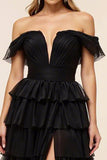 Chiffon zwarte gelaagde off-shoulder galajurk met split