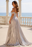 Sliver Metallic A Line Off the Shoulder Geplooide Lange Galajurk met Split