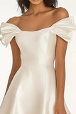 Off the Shoulder Ivoor A Line Satijnen Korte Afstuderen Jurk
