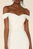 Off the shoulder witte satijnen bodycon afstudeerjurk