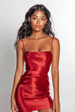 Satijnen bodycon spaghettibandjes rode homecoming-jurk