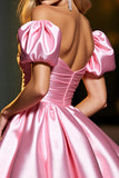 Roze A-lijn satijnen off-shoulder korte homecoming-jurk met ruches