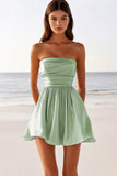 Salie Groen A Line Gerimpeld Satijn Strapless Mini Afstuderen Jurk