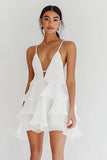Witte chiffon gelaagde korte afstudeerjurk met ruches