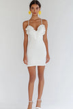 Bodycon satijnen witte afstudeerjurk met ruches