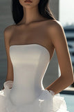Stijlvolle A-lijn strapless witte afstudeerjurk