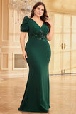Donkergroene satijnen plus size lange moeder van de bruid jurk