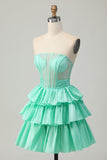 Groene A-lijn Strapless Gelaagde Korset Beaded Korte Homecoming Jurk met Strik