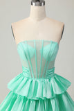 Groene A-lijn Strapless Gelaagde Korset Beaded Korte Homecoming Jurk met Strik