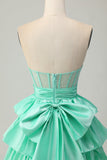 Groene A-lijn Strapless Gelaagde Korset Beaded Korte Homecoming Jurk met Strik