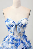 Wit Blauwe Bloemen A-lijn Strapless Ruffle Cut Out Homecoming Jurk met Strik
