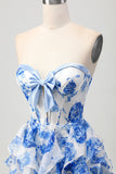 Wit Blauwe Bloemen A-lijn Strapless Ruffle Cut Out Homecoming Jurk met Strik