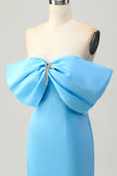 Blauwe strapless strakke homecoming-jurk met ruches en vetersluiting aan de achterkant