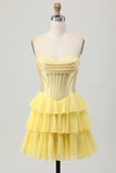 Geel strapless korset A Line gelaagde homecoming jurk
