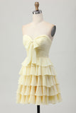 Gele Strapless A-lijn gelaagde Homecoming-jurk met strik