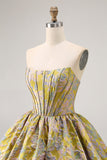 Gele strapless fit & flare brokaat A-lijn korte homecoming jurk