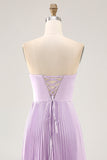Strapless geplooide lila A-lijn lange bruidsmeisjesjurk
